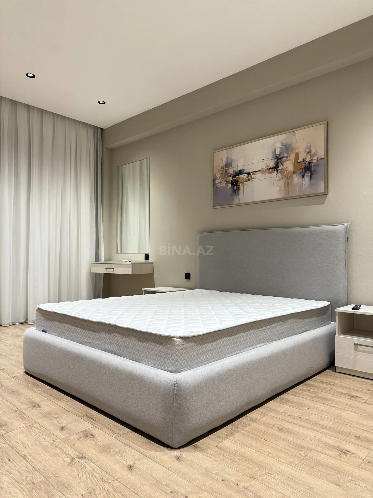 Kirayə verilir 2 otaqlı mənzil 90 m²