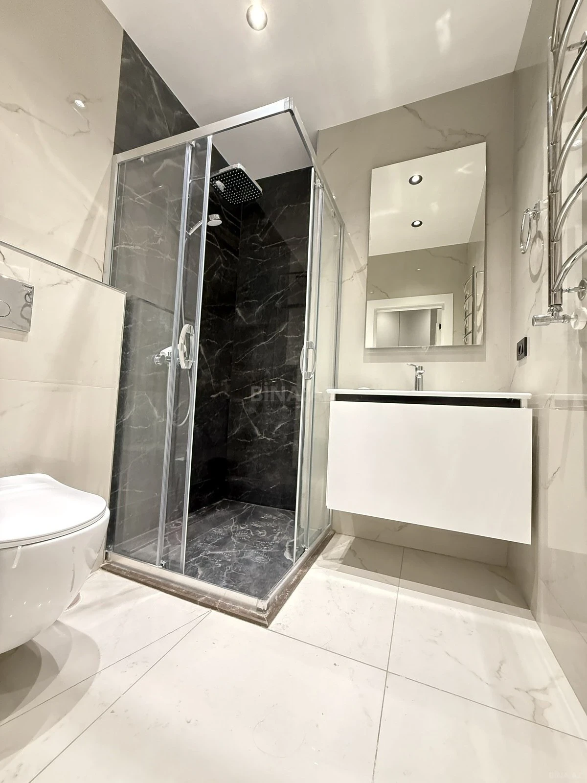 Kirayə verilir 2 otaqlı mənzil 90 m²