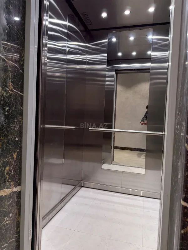 Kirayə verilir 2 otaqlı mənzil 90 m²