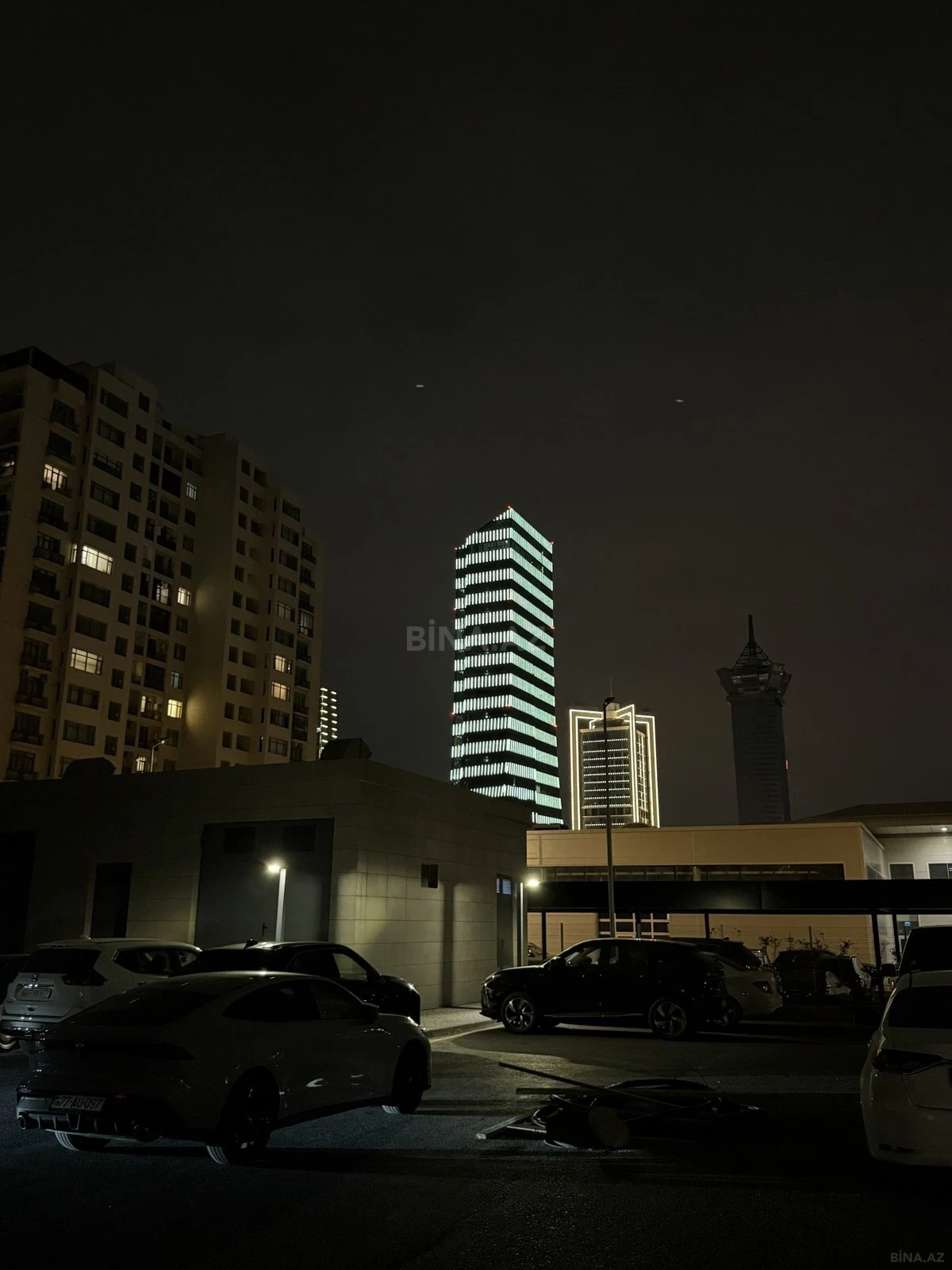 Kirayə verilir 2 otaqlı mənzil 90 m²