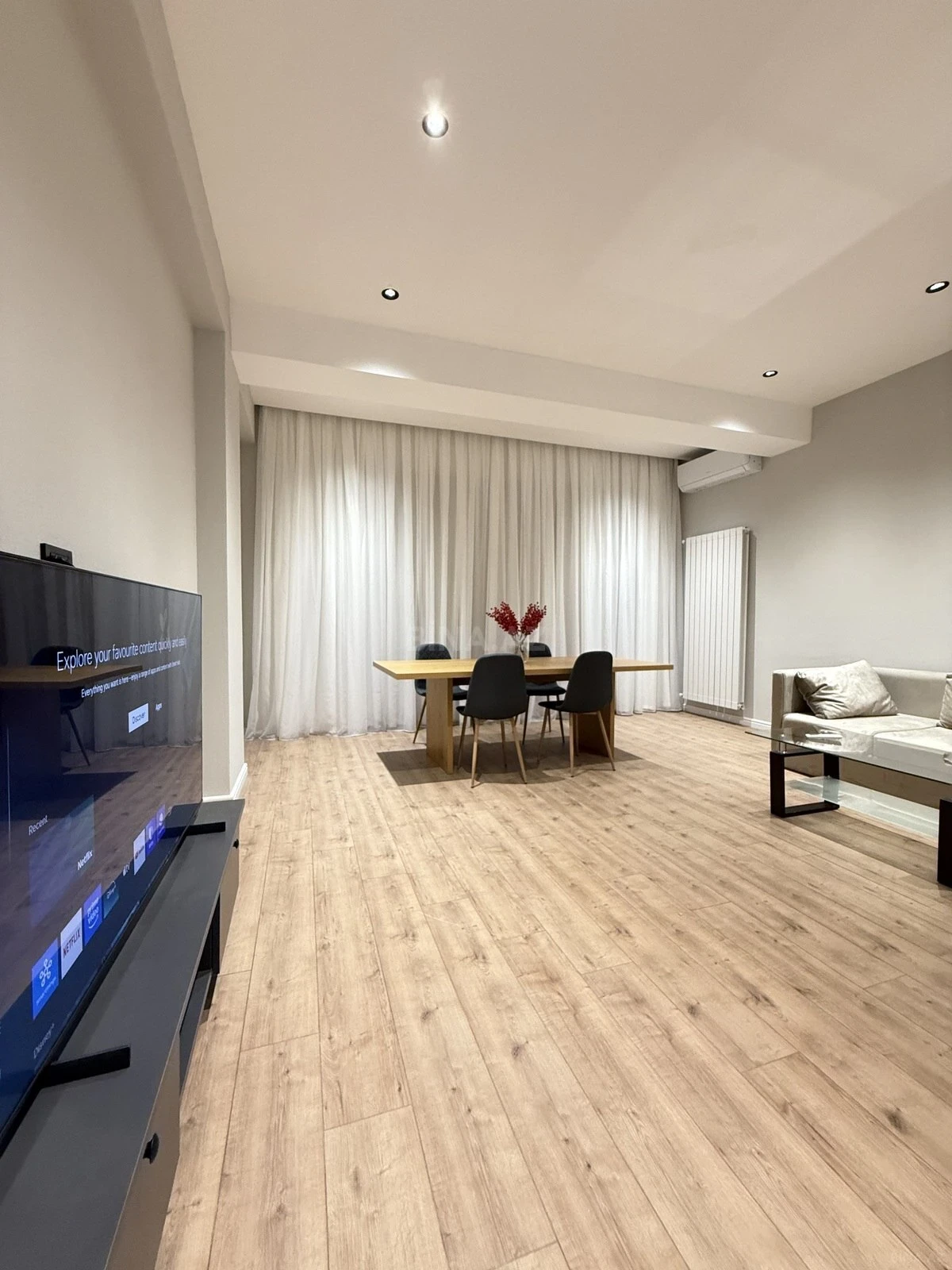 Kirayə verilir 2 otaqlı mənzil 90 m²