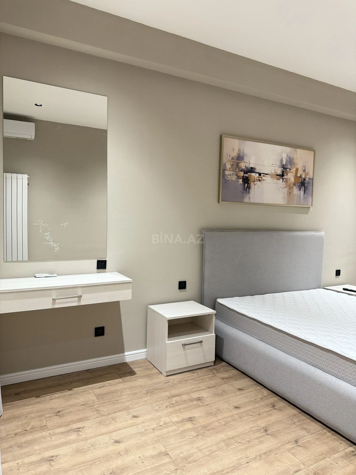 Kirayə verilir 2 otaqlı mənzil 90 m²
