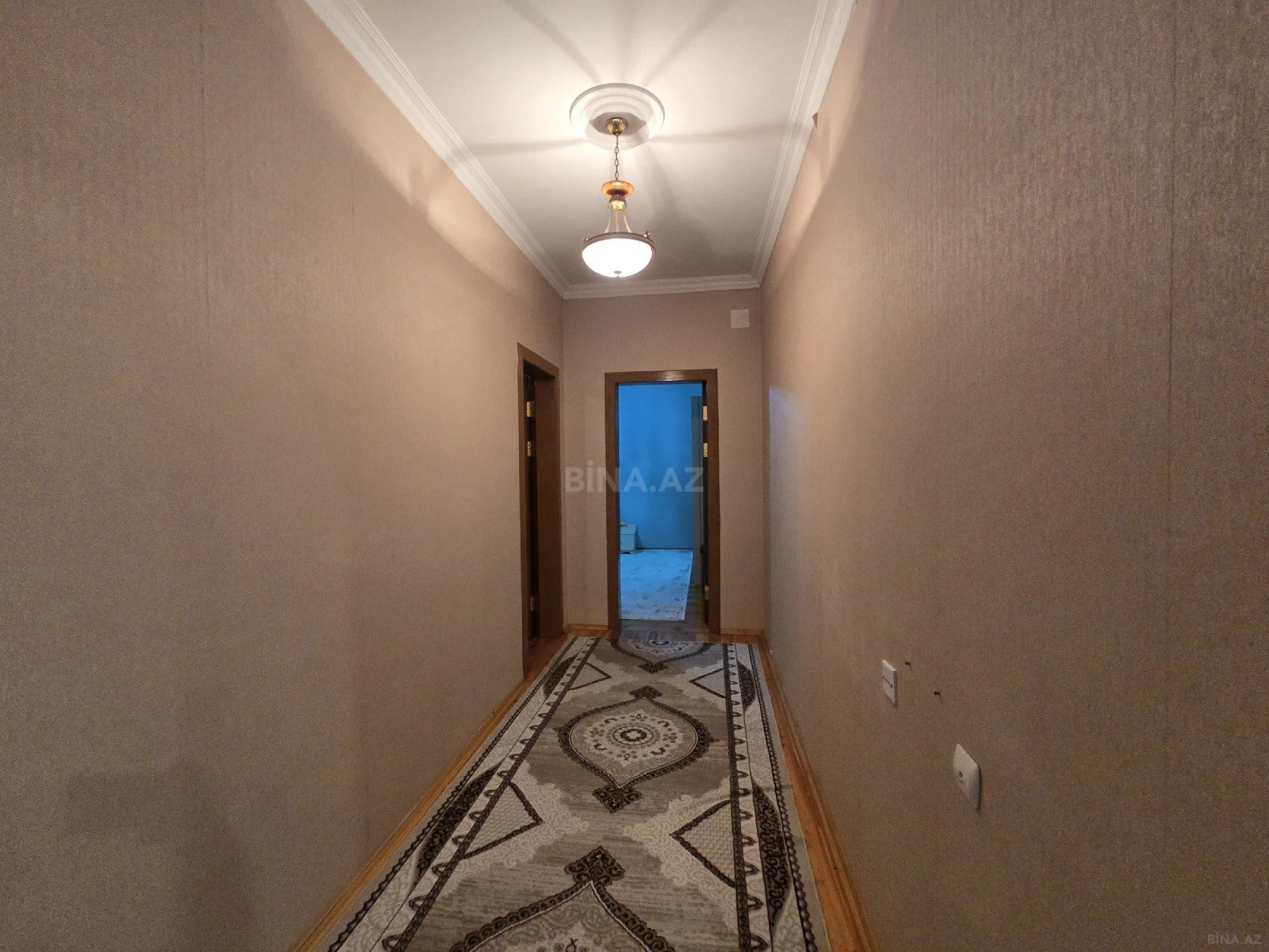 Satılır 8 otaqlı həyət evi 280 m²