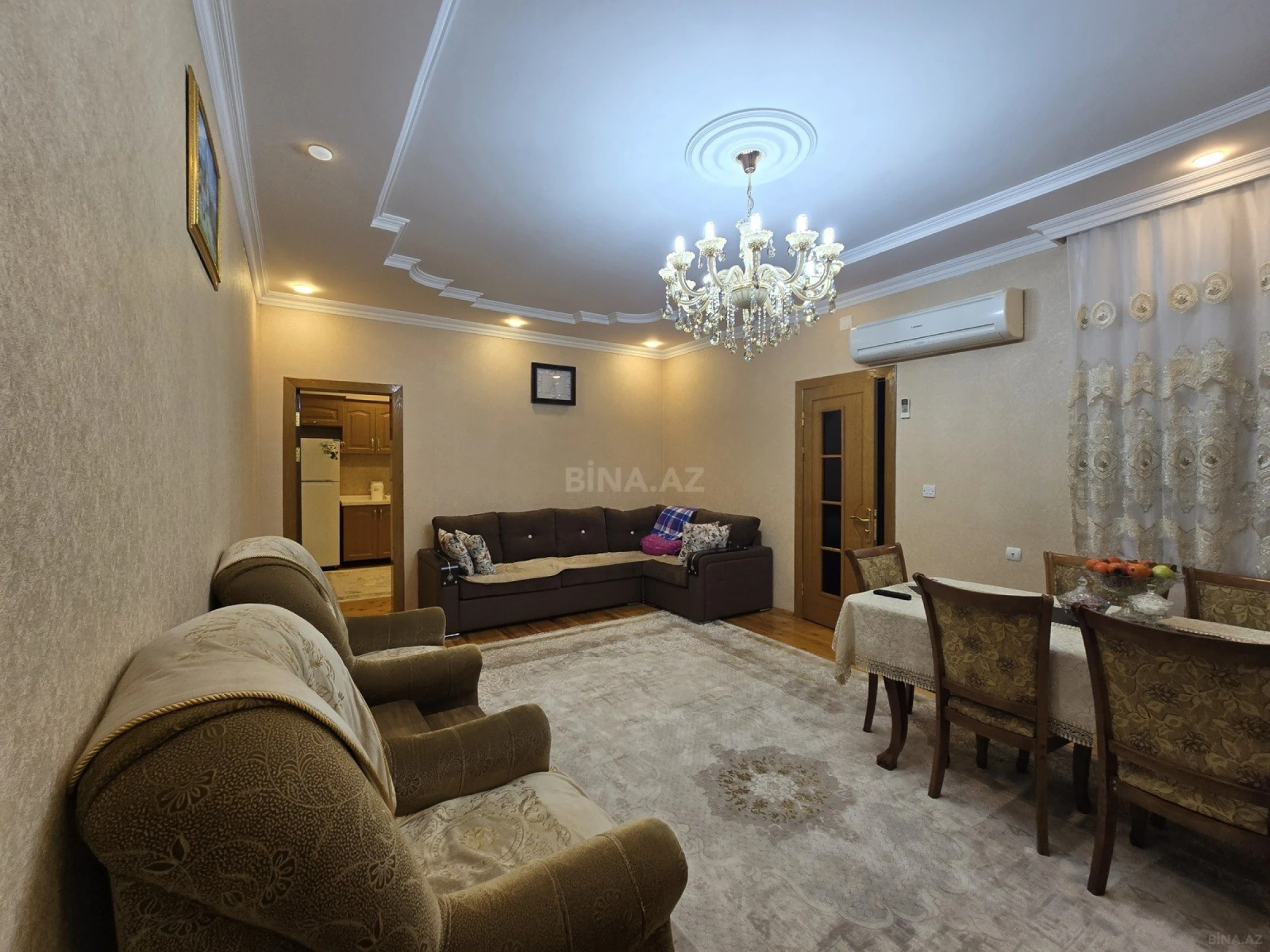 Satılır 8 otaqlı həyət evi 280 m²