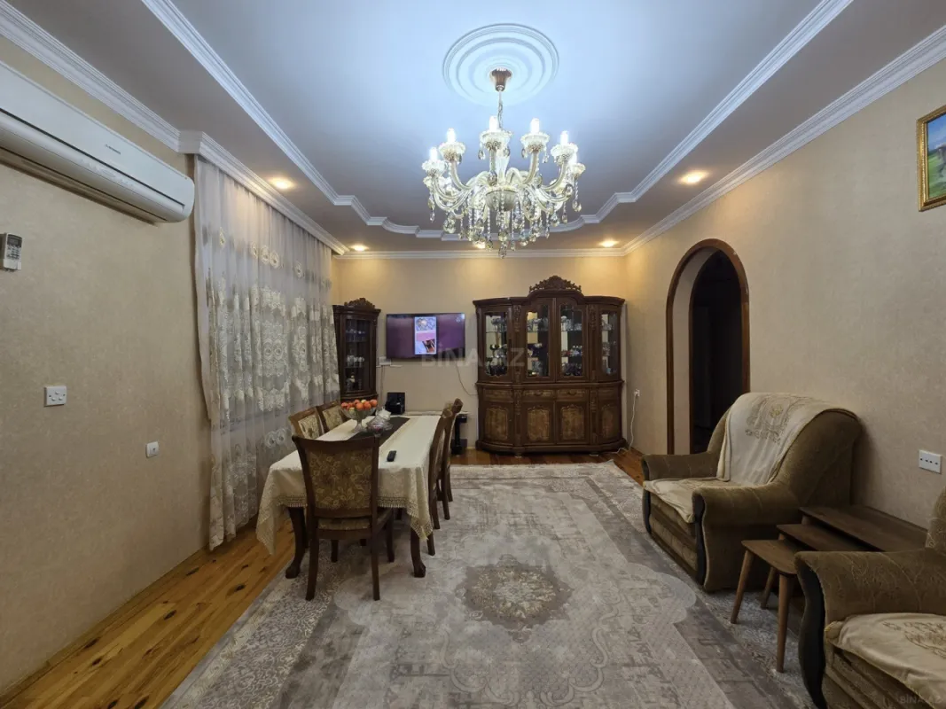 Satılır 8 otaqlı həyət evi 280 m²
