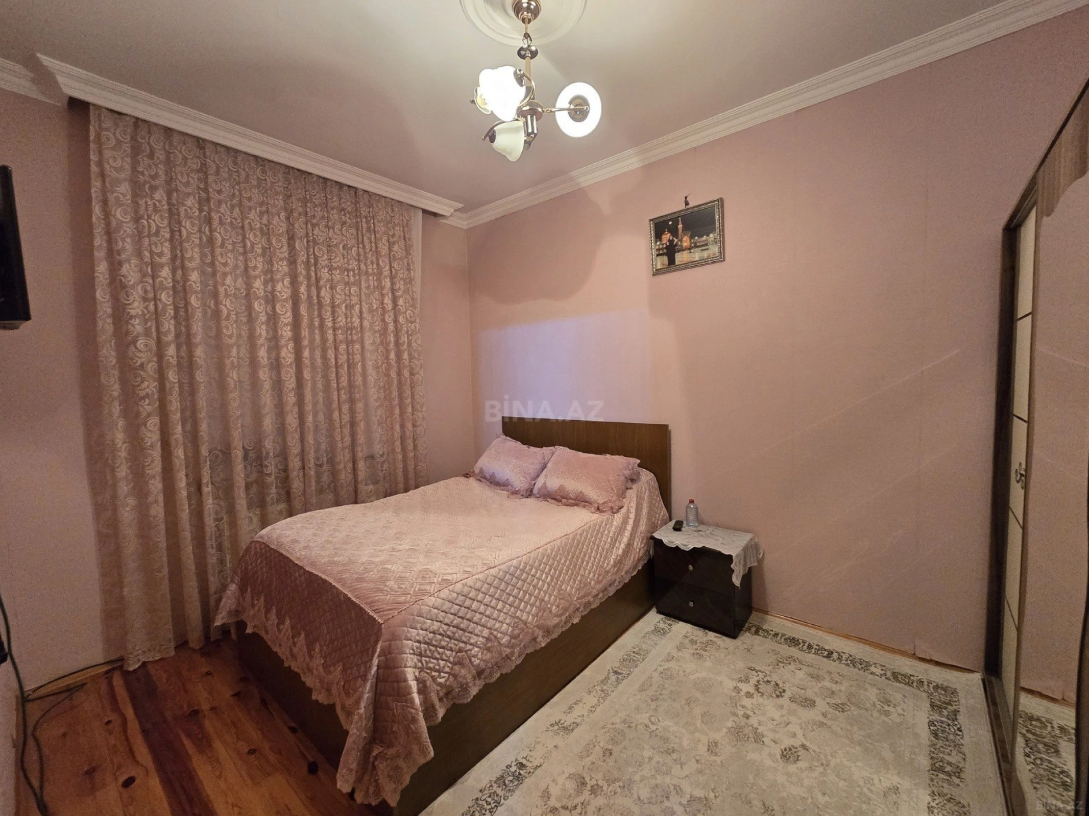 Satılır 8 otaqlı həyət evi 280 m²