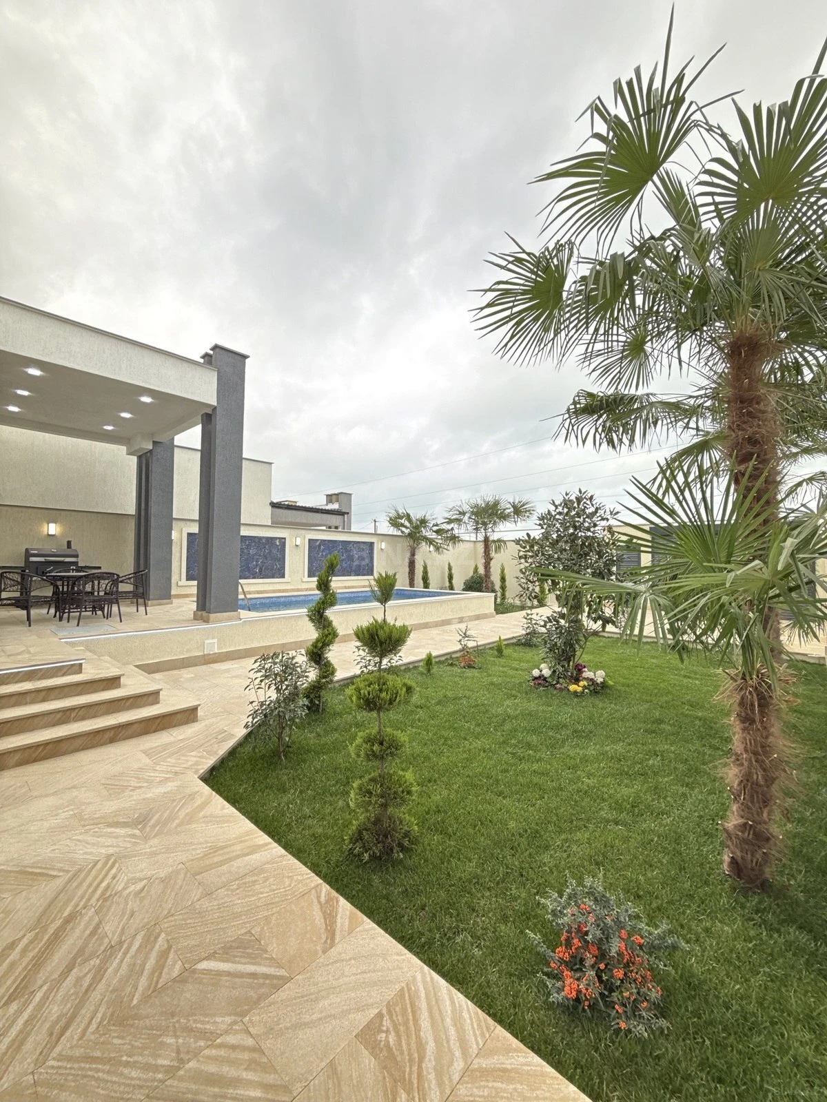 Satılır 4 otaqlı həyət evi 160 m²