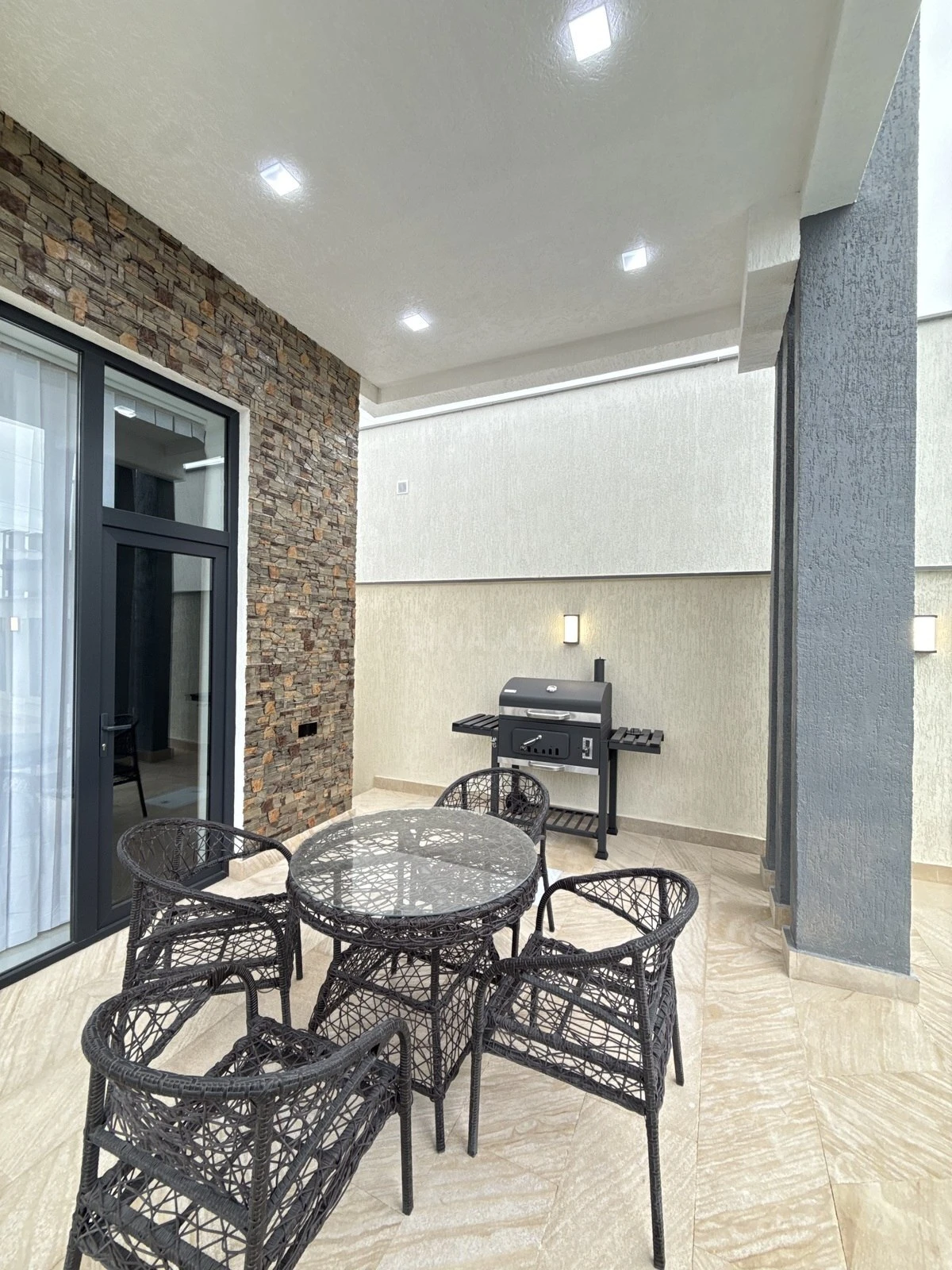 Satılır 4 otaqlı həyət evi 160 m²