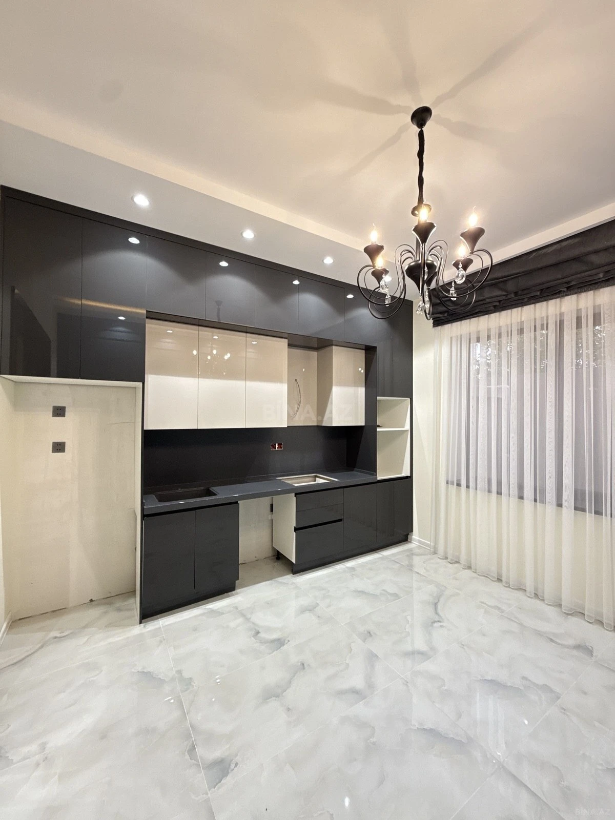 Satılır 4 otaqlı həyət evi 160 m²