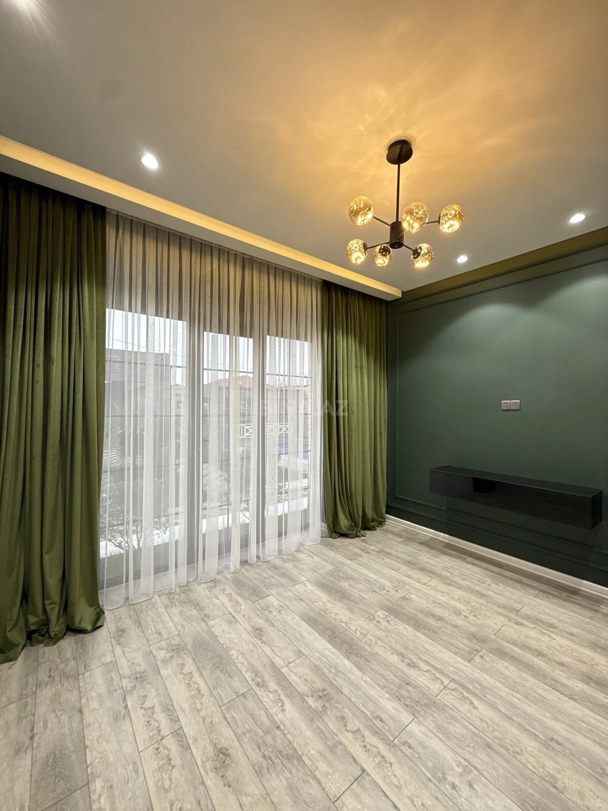 Satılır 4 otaqlı həyət evi 160 m²