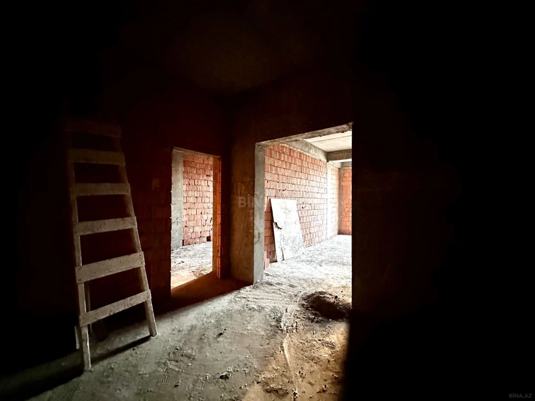 Satılır 2 otaqlı mənzil 85 m²