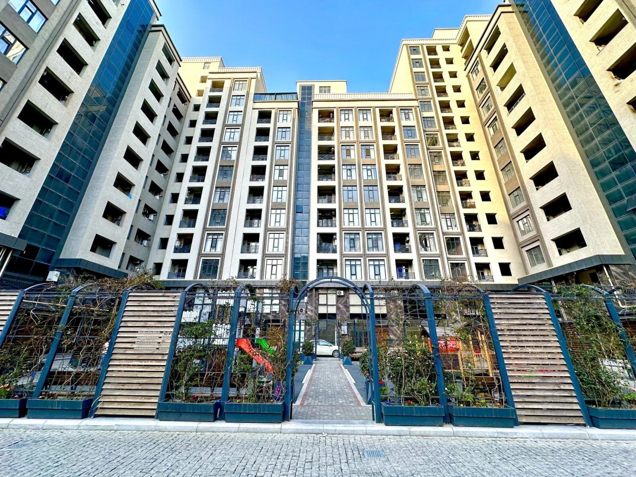 Satılır 2 otaqlı mənzil 85 m²