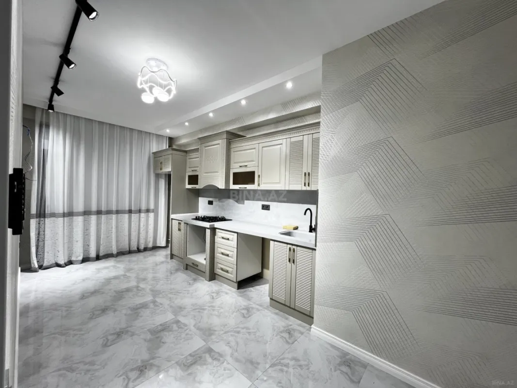 Satılır 2 otaqlı mənzil 92 m²