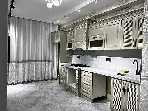 Satılır 2 otaqlı mənzil 92 m²