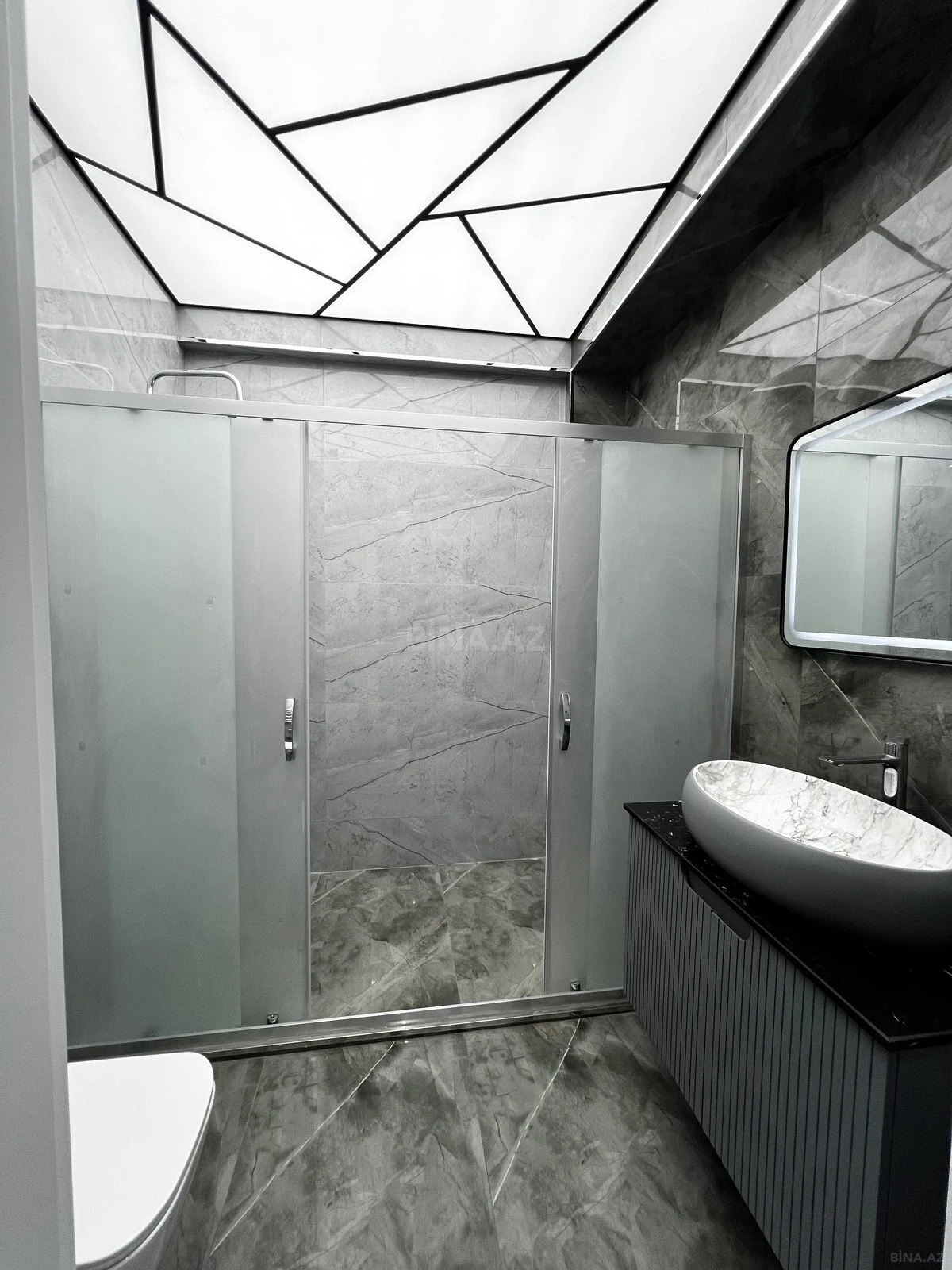 Satılır 2 otaqlı mənzil 92 m²