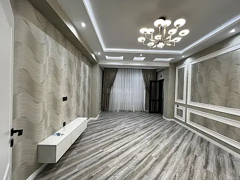 Satılır 2 otaqlı mənzil 92 m²