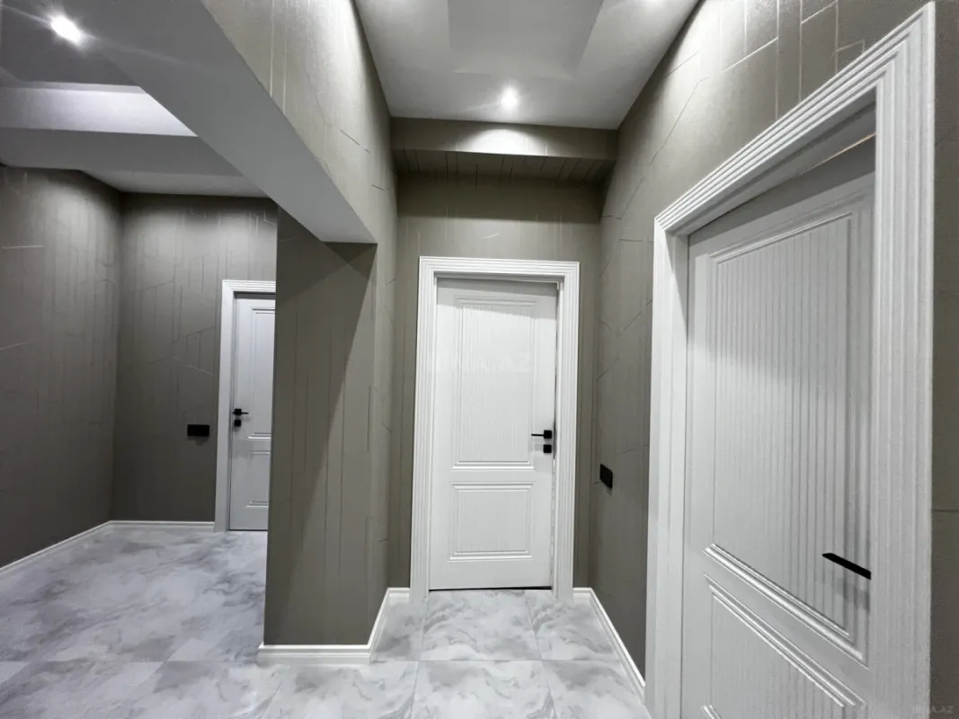 Satılır 2 otaqlı mənzil 92 m²