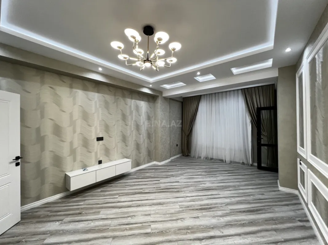 Satılır 2 otaqlı mənzil 92 m²