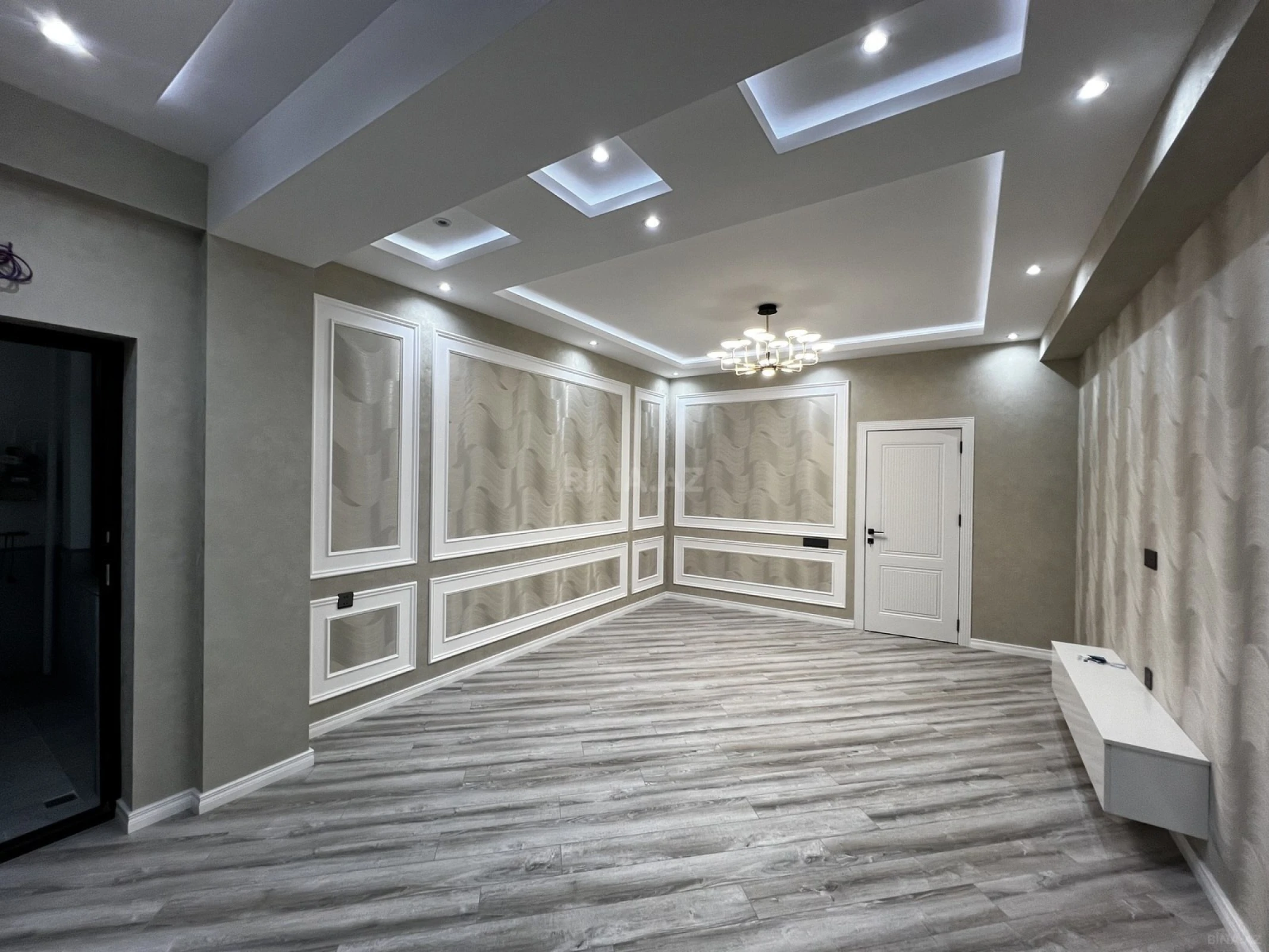 Satılır 2 otaqlı mənzil 92 m²