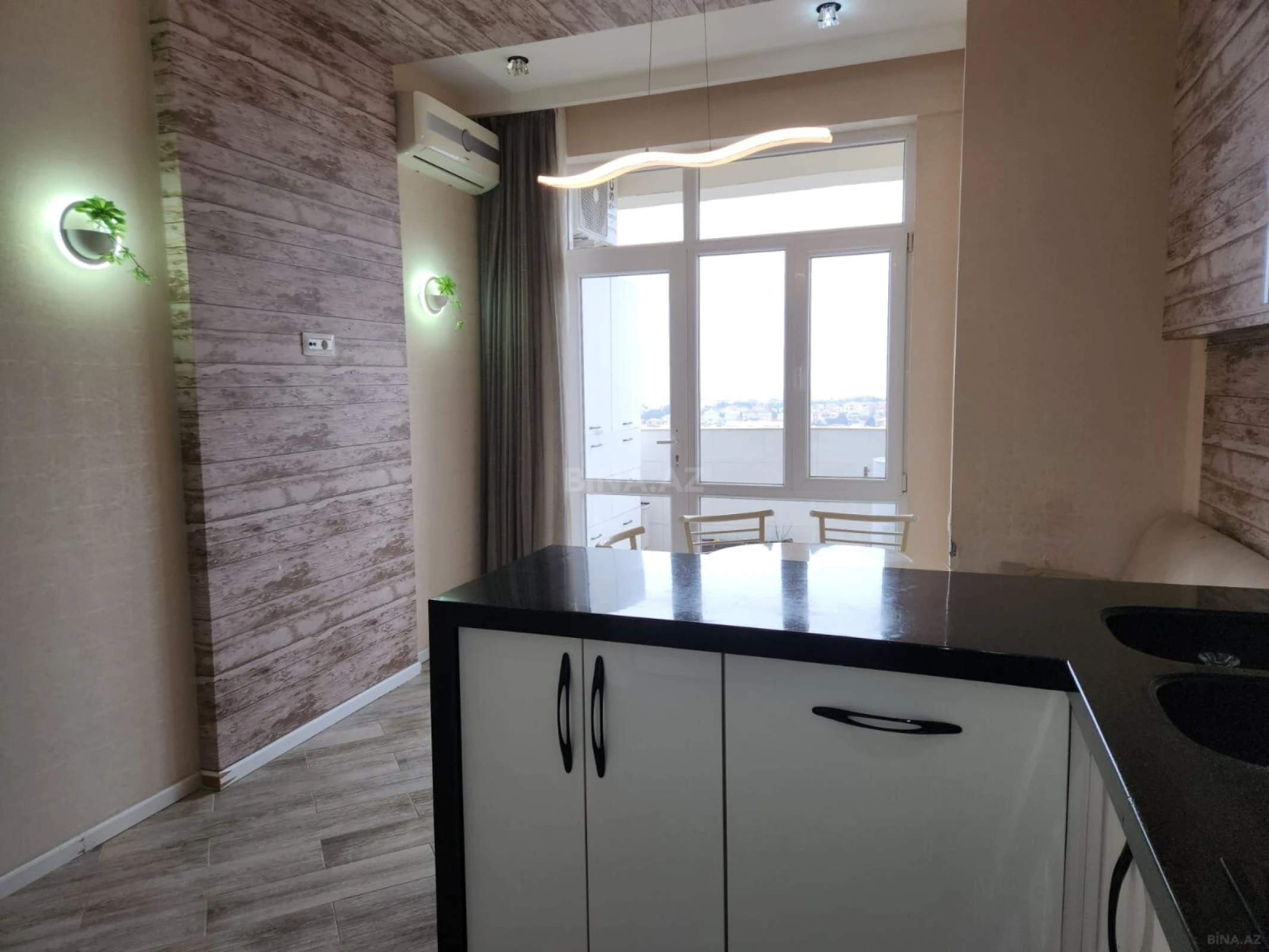Satılır 3 otaqlı mənzil 125 m²