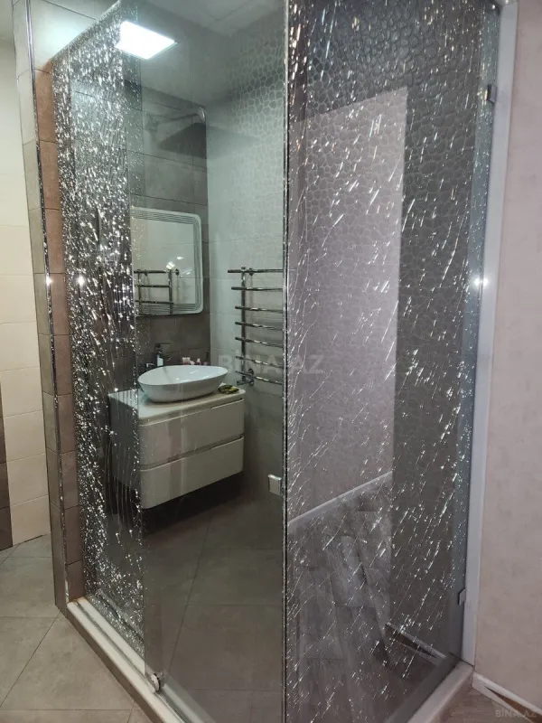 Satılır 3 otaqlı mənzil 125 m²