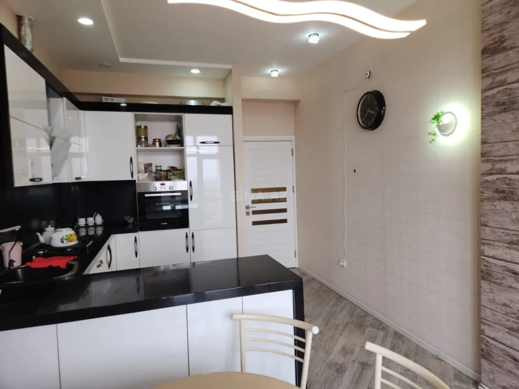 Satılır 3 otaqlı mənzil 125 m²