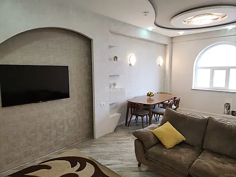 Satılır 3 otaqlı mənzil 125 m²
