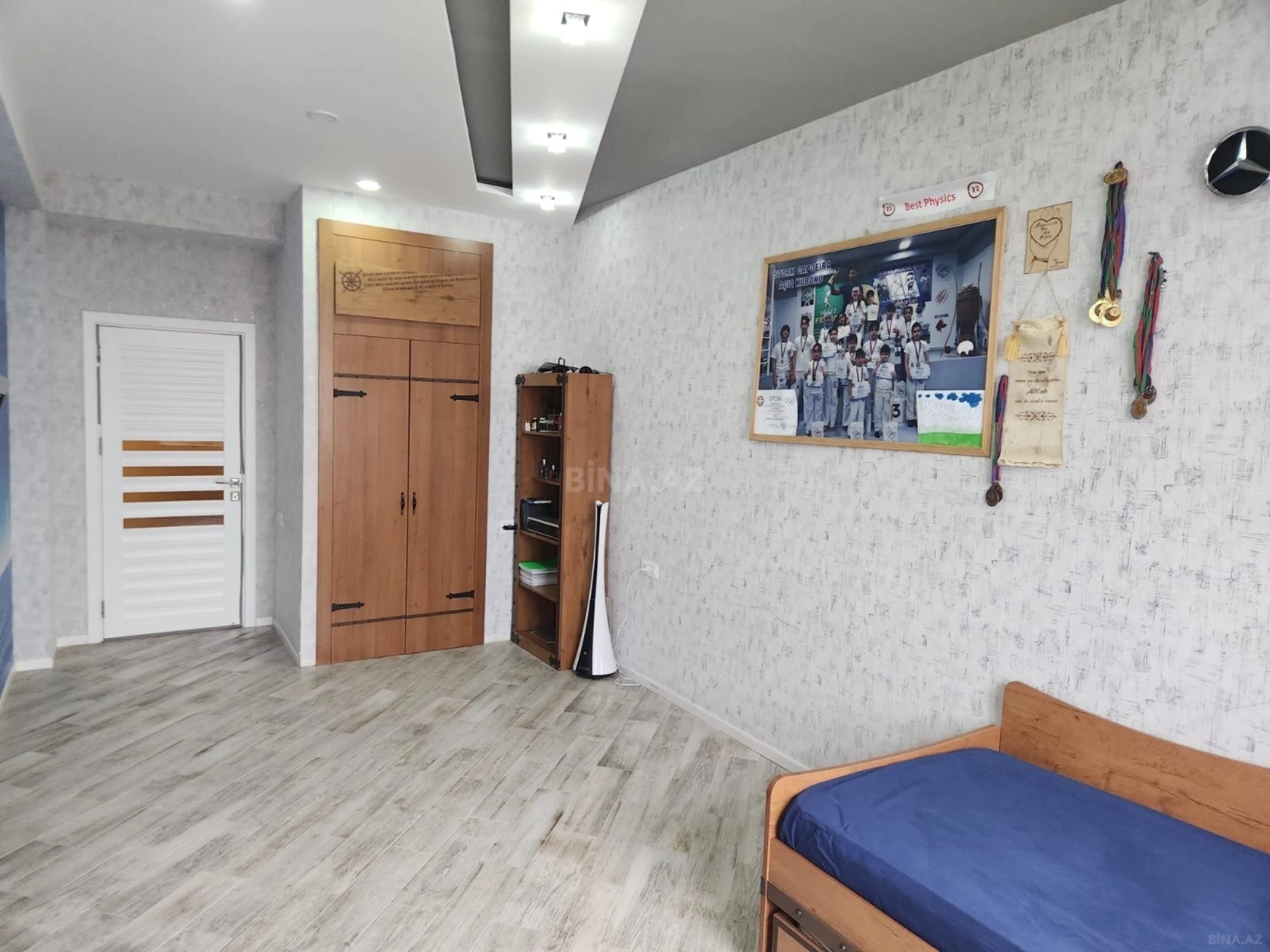 Satılır 3 otaqlı mənzil 125 m²