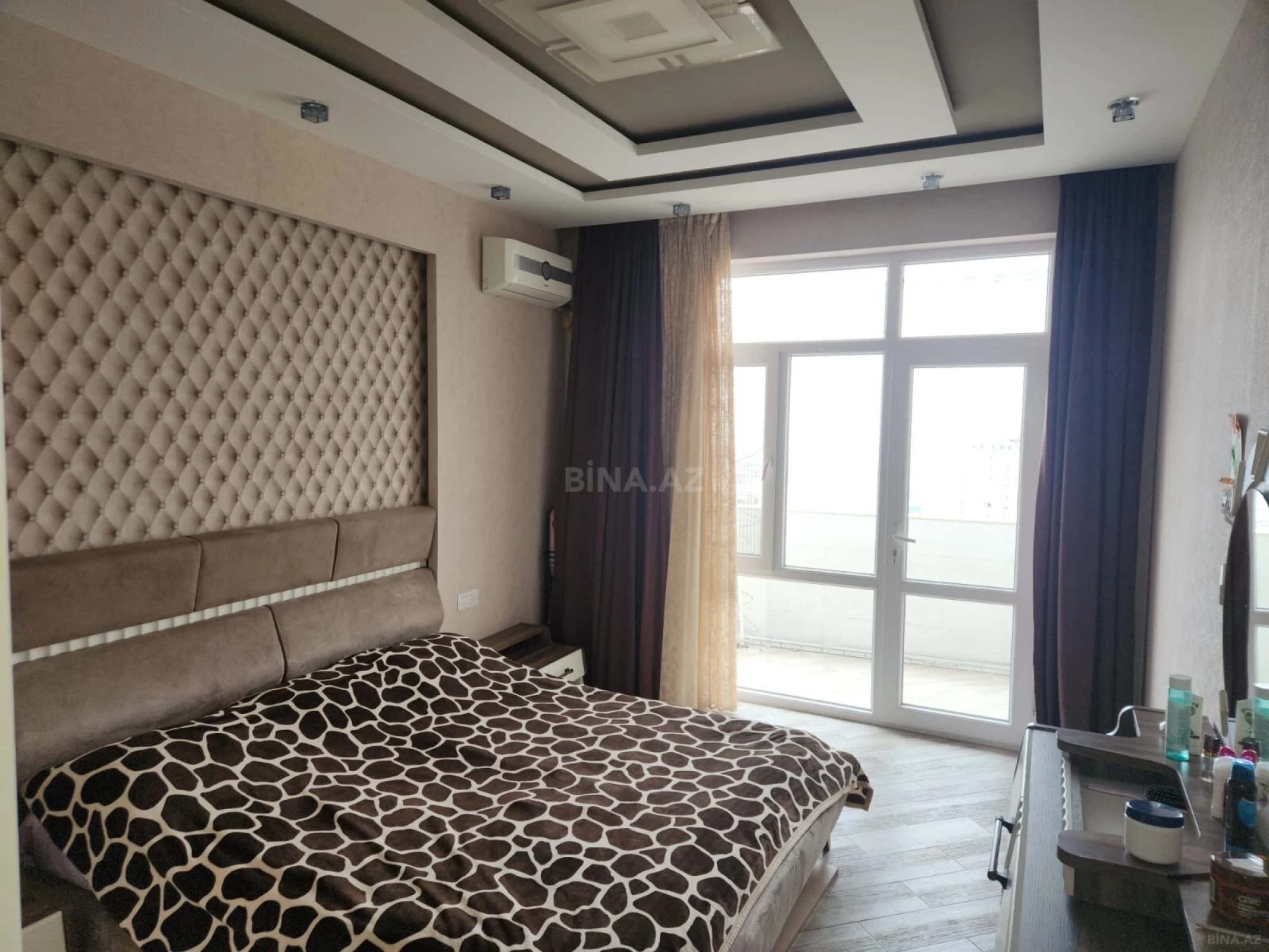 Satılır 3 otaqlı mənzil 125 m²