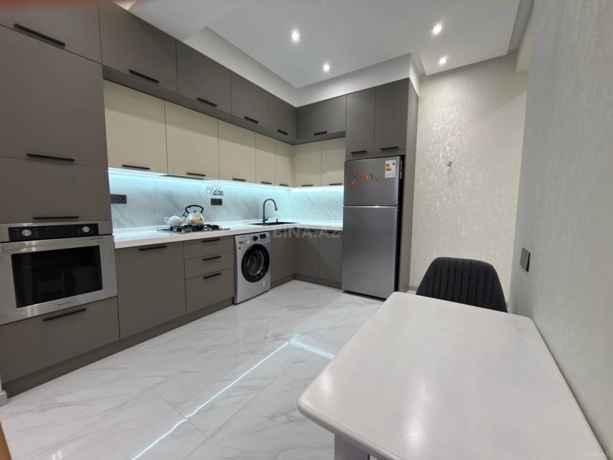 Satılır 3 otaqlı mənzil 105 m²