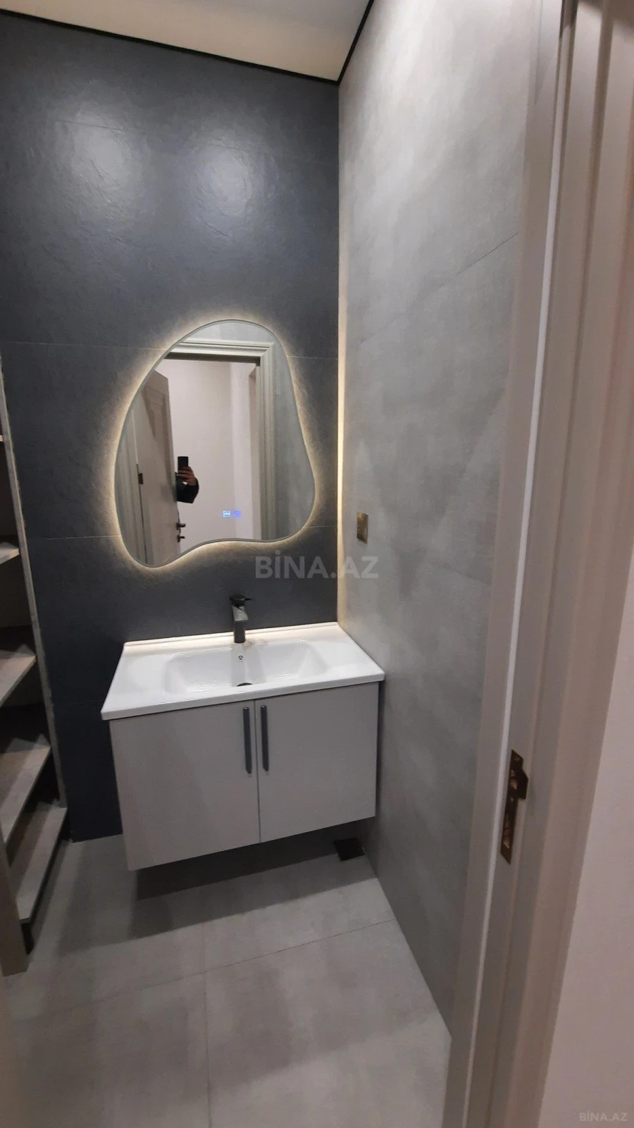 Satılır 2 otaqlı mənzil 71 m²