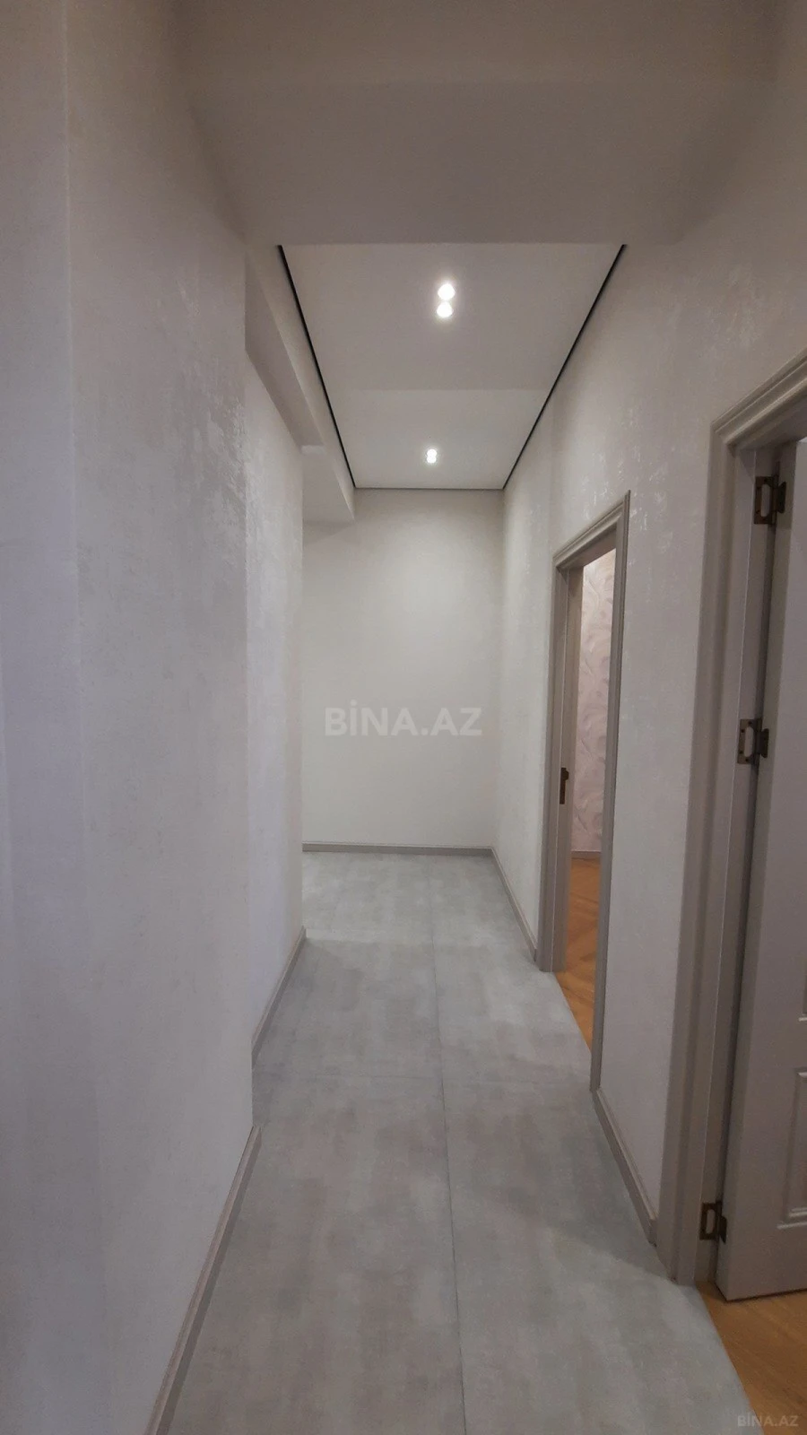 Satılır 2 otaqlı mənzil 71 m²