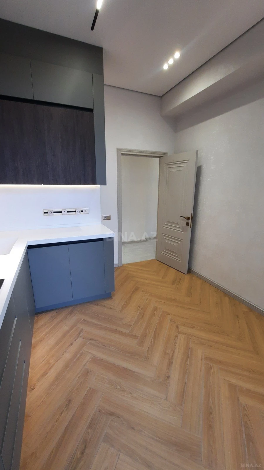 Satılır 2 otaqlı mənzil 71 m²