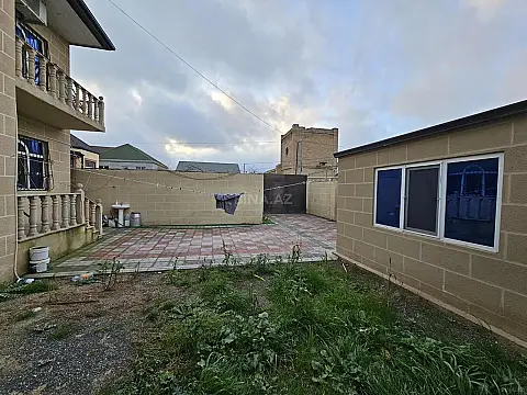 Satılır 5 otaqlı həyət evi 135 m²