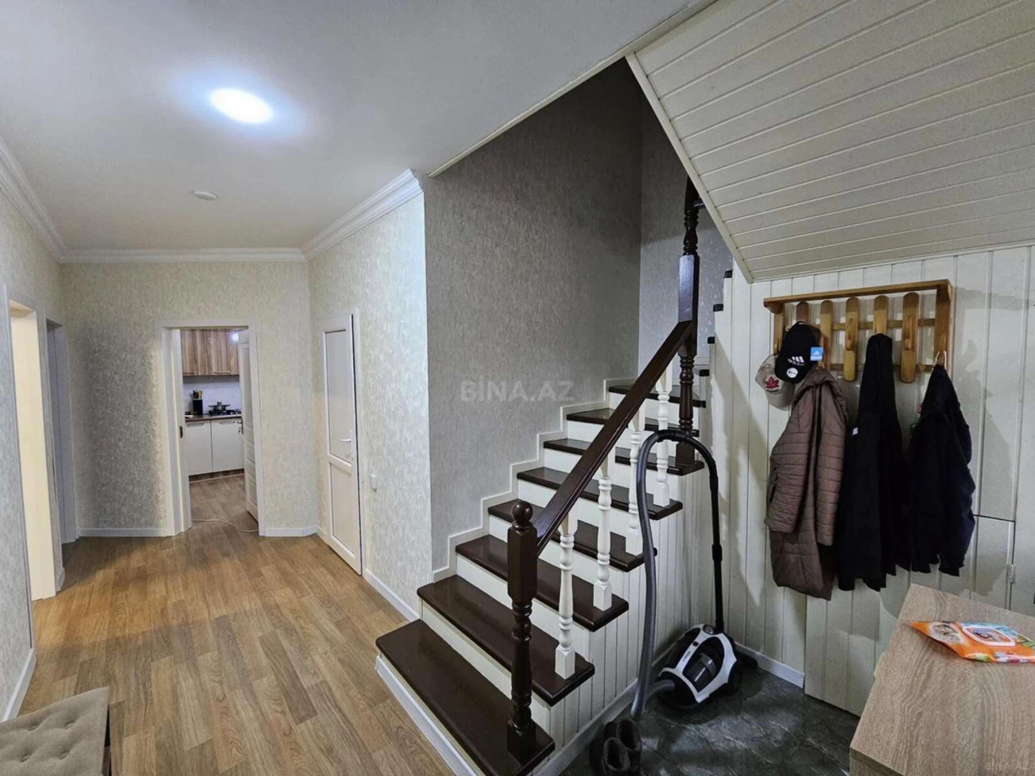 Satılır 5 otaqlı həyət evi 135 m²
