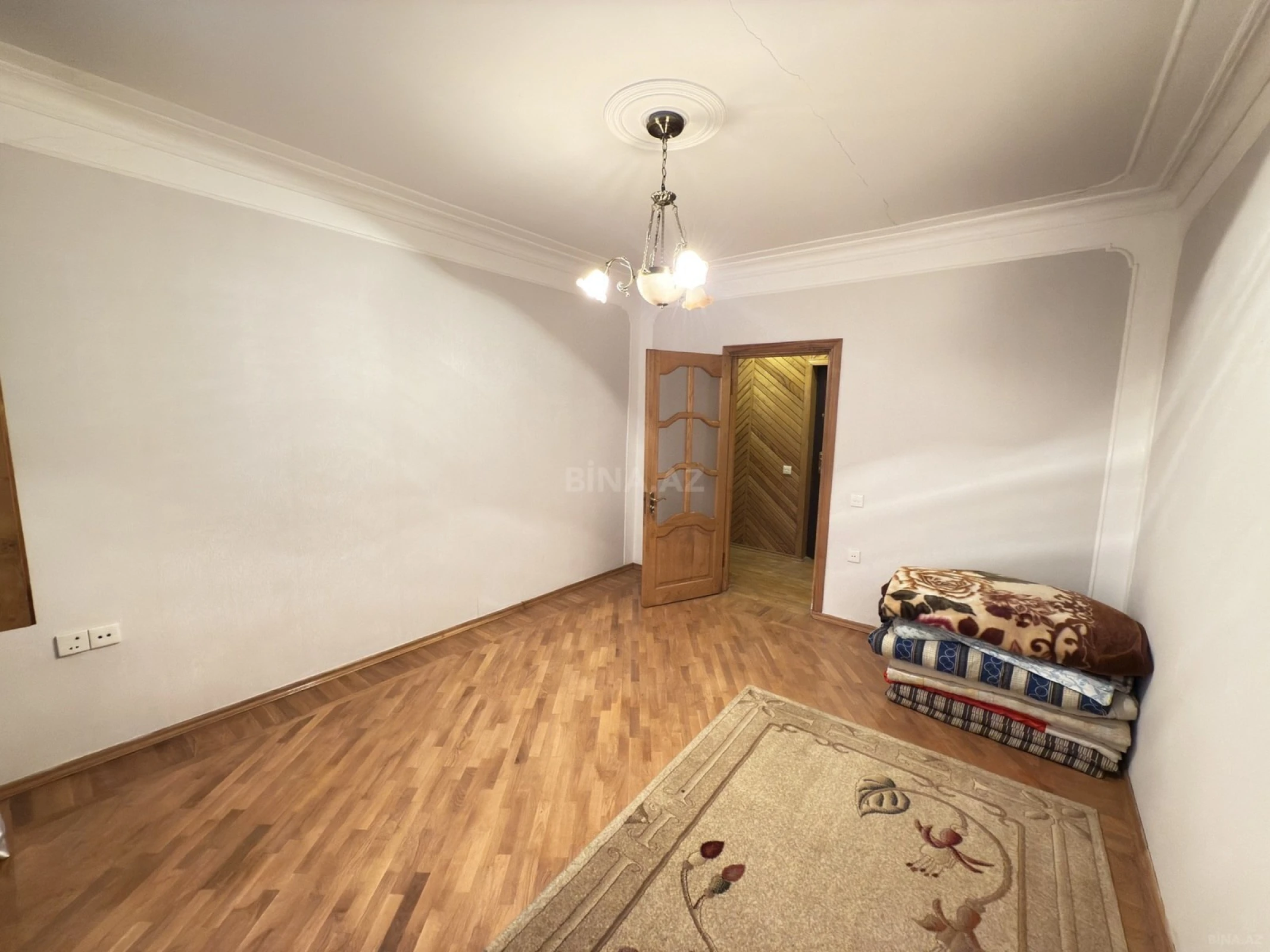 Satılır 2 otaqlı mənzil 60 m²