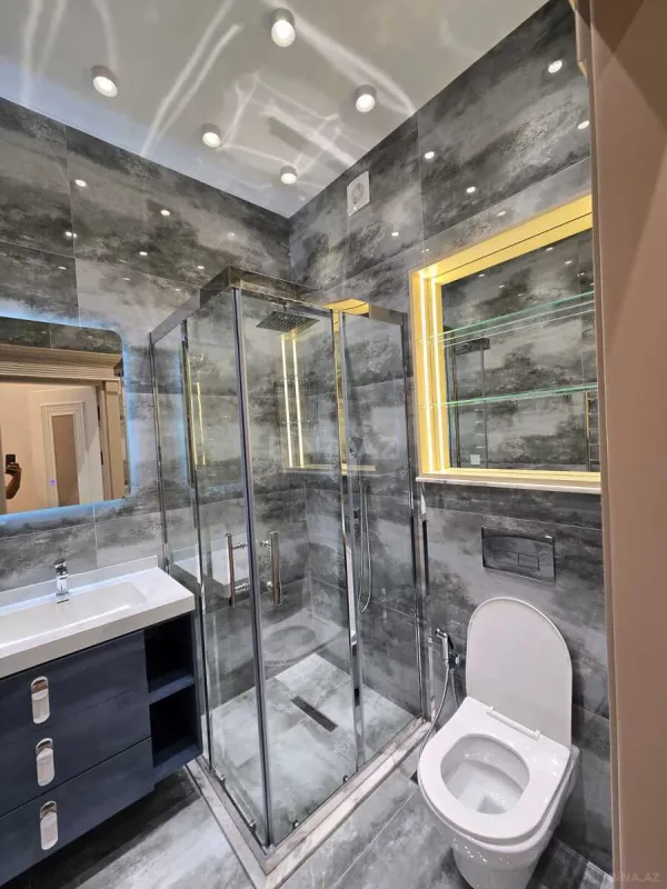 Satılır 4 otaqlı mənzil 195 m²