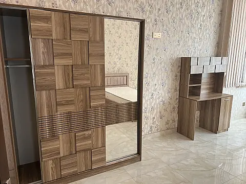 Kirayə verilir 3 otaqlı mənzil 172 m²