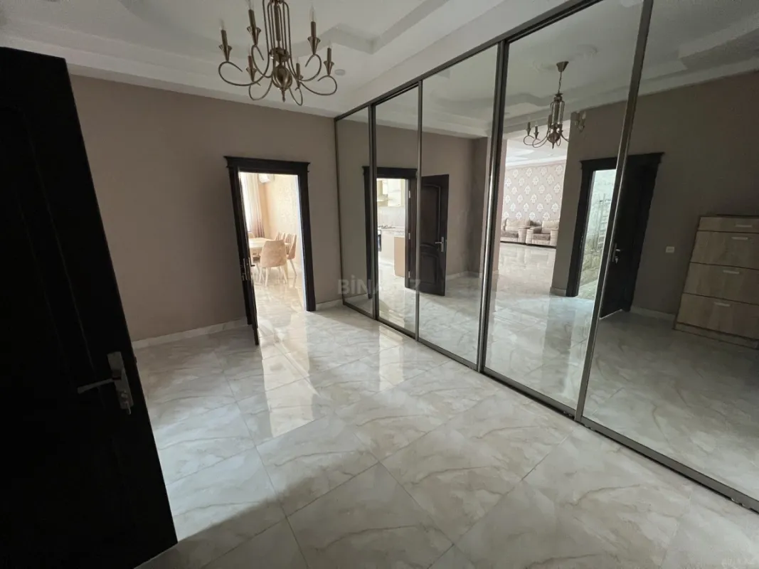 Kirayə verilir 3 otaqlı mənzil 172 m²
