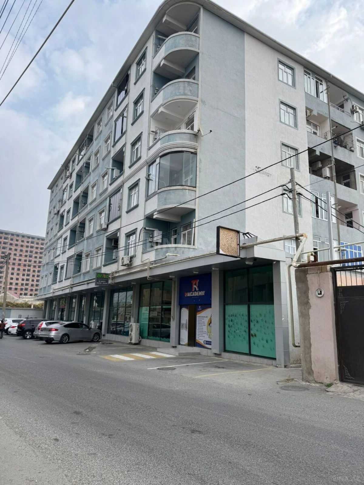 Satılır 2 otaqlı mənzil 64 m²