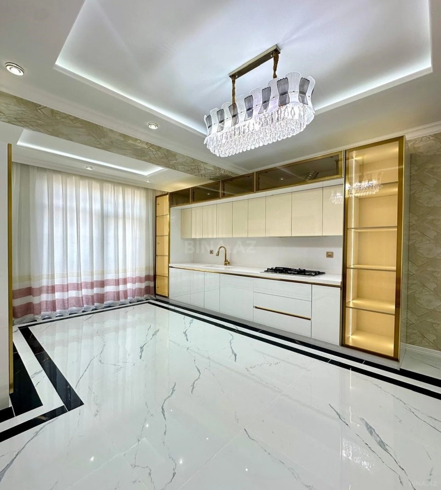 Satılır 3 otaqlı mənzil 115 m²