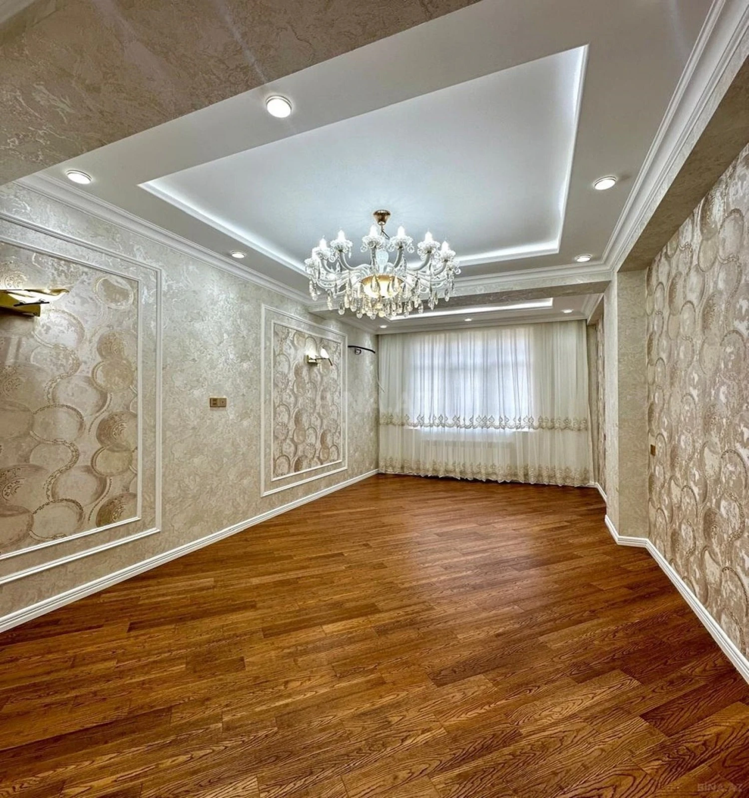 Satılır 3 otaqlı mənzil 115 m²