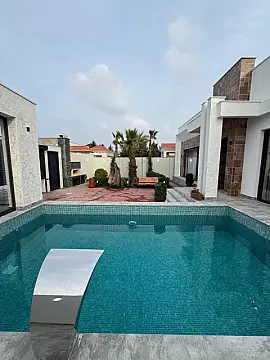 Satılır 4 otaqlı həyət evi 180 m²