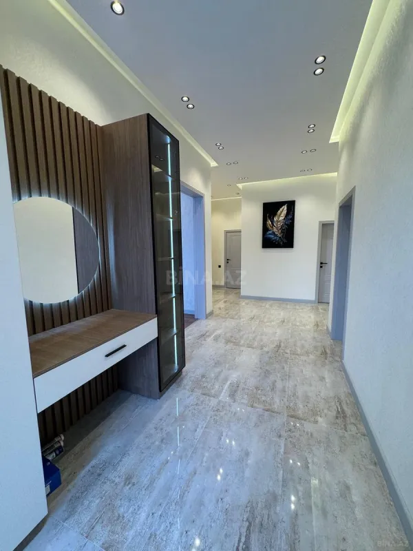 Satılır 4 otaqlı həyət evi 180 m²