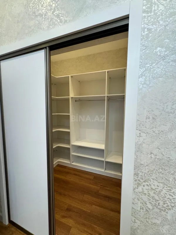 Satılır 4 otaqlı həyət evi 180 m²