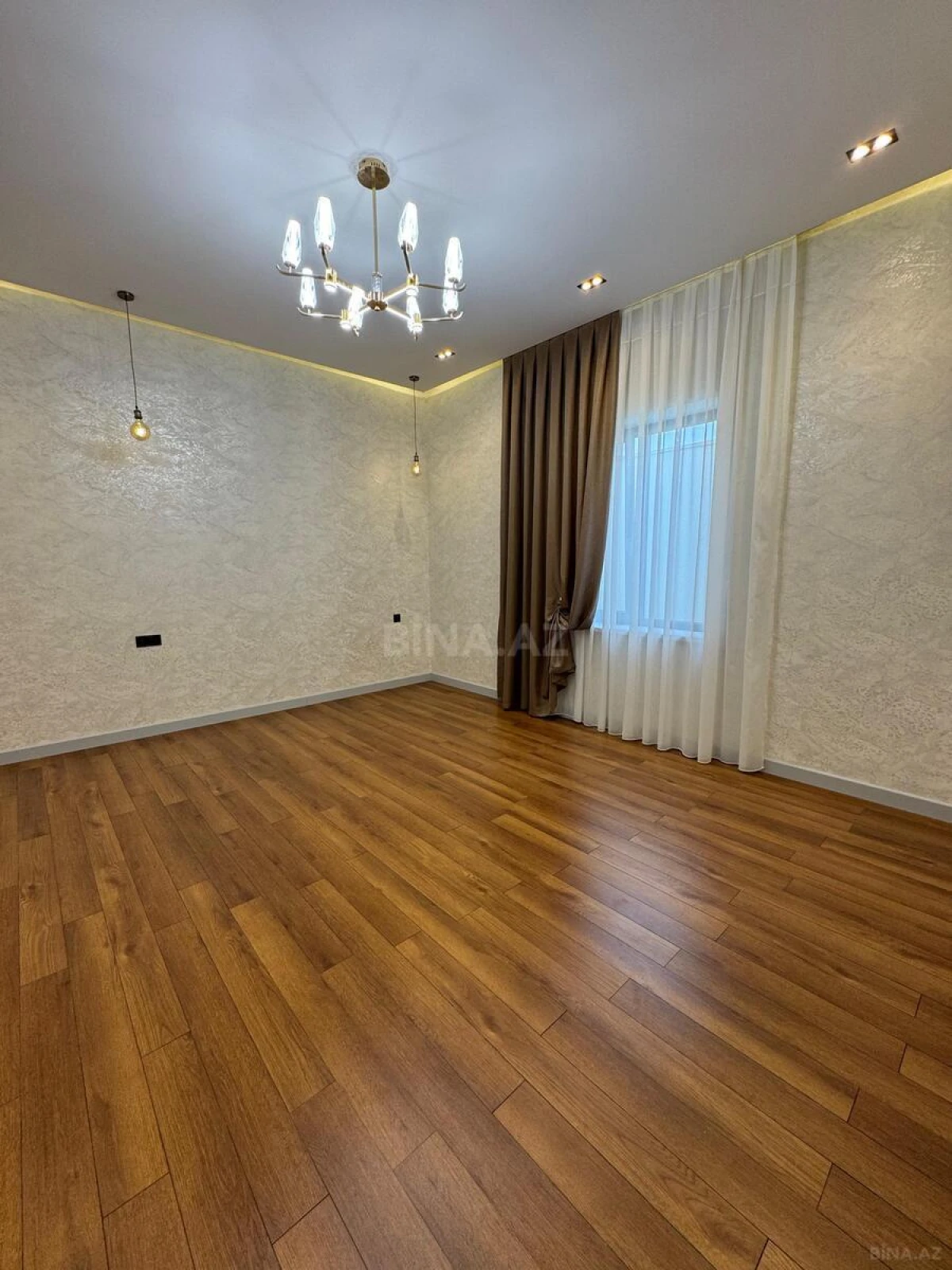 Satılır 4 otaqlı həyət evi 180 m²