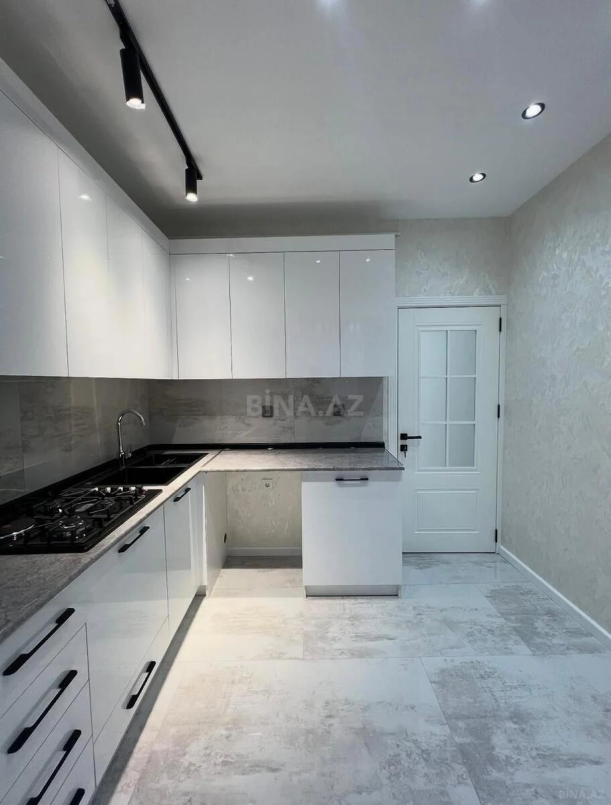 Satılır 3 otaqlı mənzil 90 m²