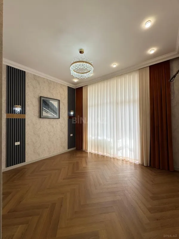 Satılır 4 otaqlı mənzil 160 m²