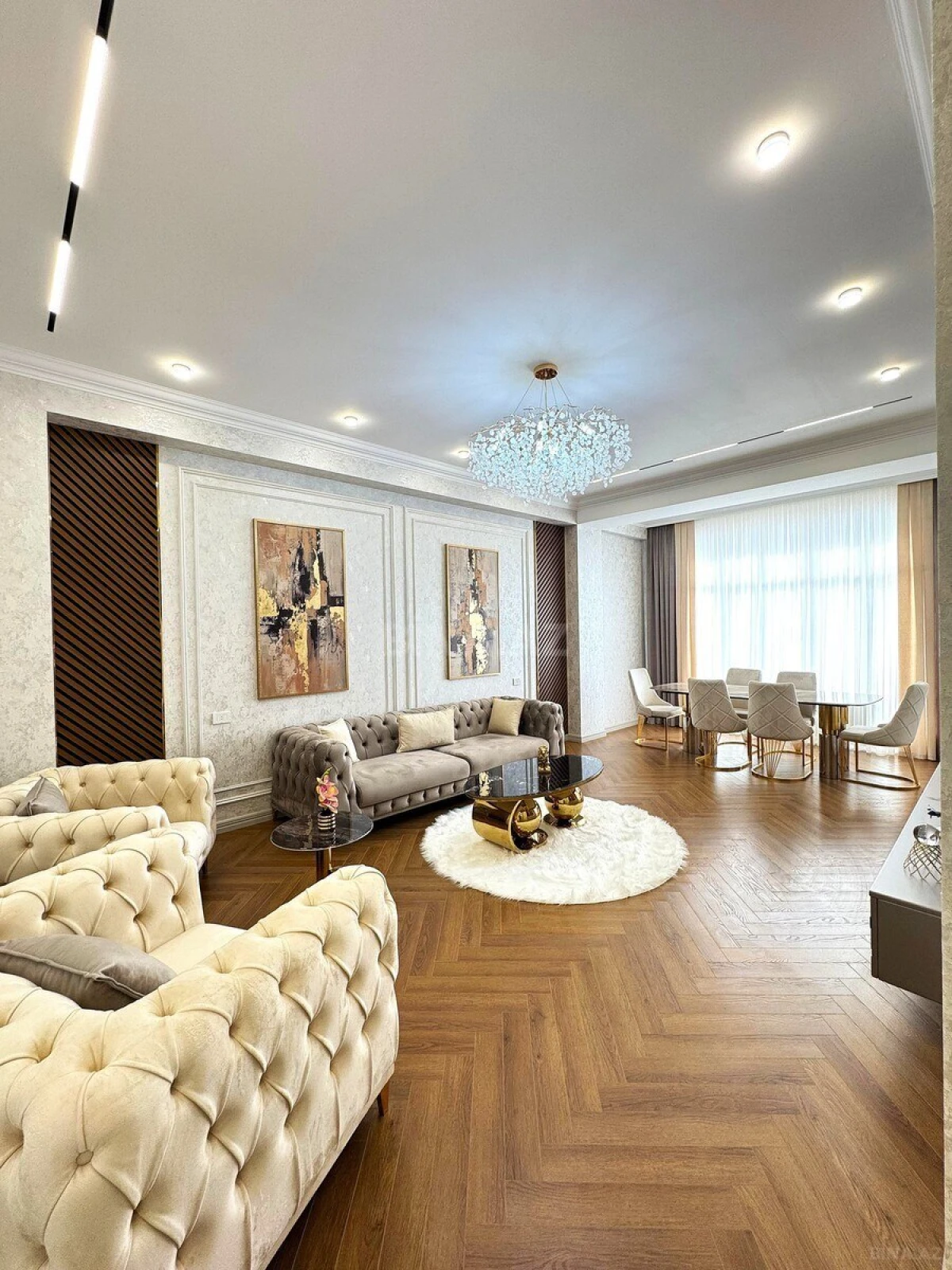 Satılır 4 otaqlı mənzil 160 m²