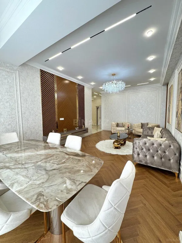 Satılır 4 otaqlı mənzil 160 m²